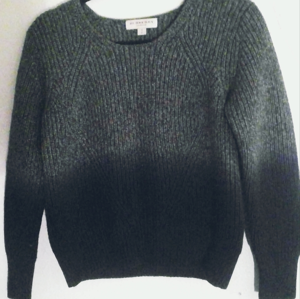 Burberry sweater